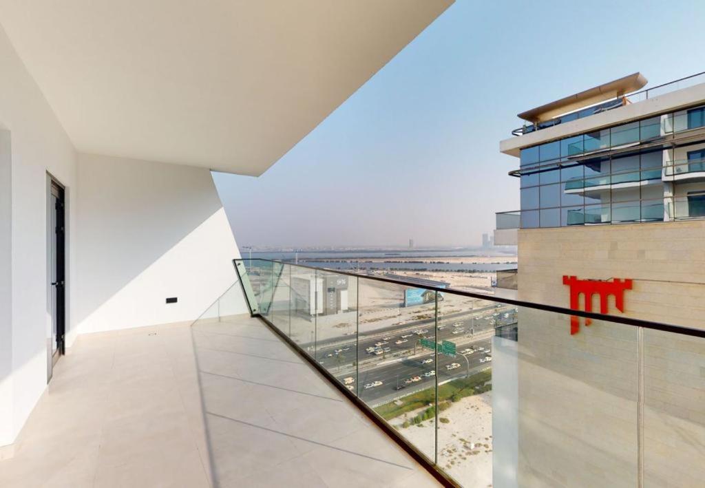 Lavish At 3br - Binghatti Creek - Sleek & Sophisticated - Steps Away From Mall & Burj Khalifa Apartment *