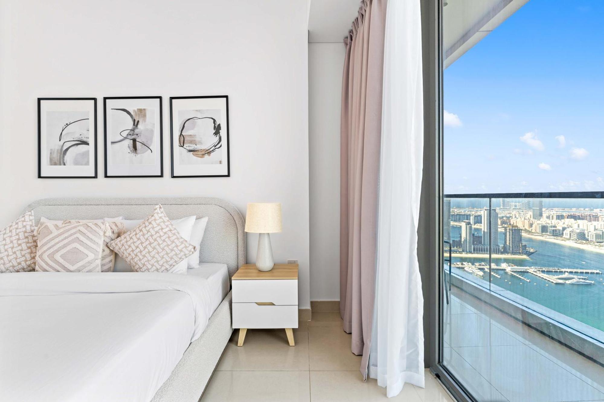 Ocean Heights Apartment *