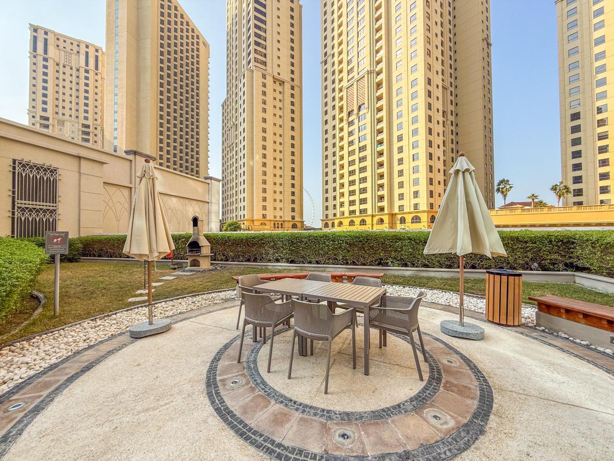 Seaview Elegance! 1-bedroom Retreat In Marina Promenade
