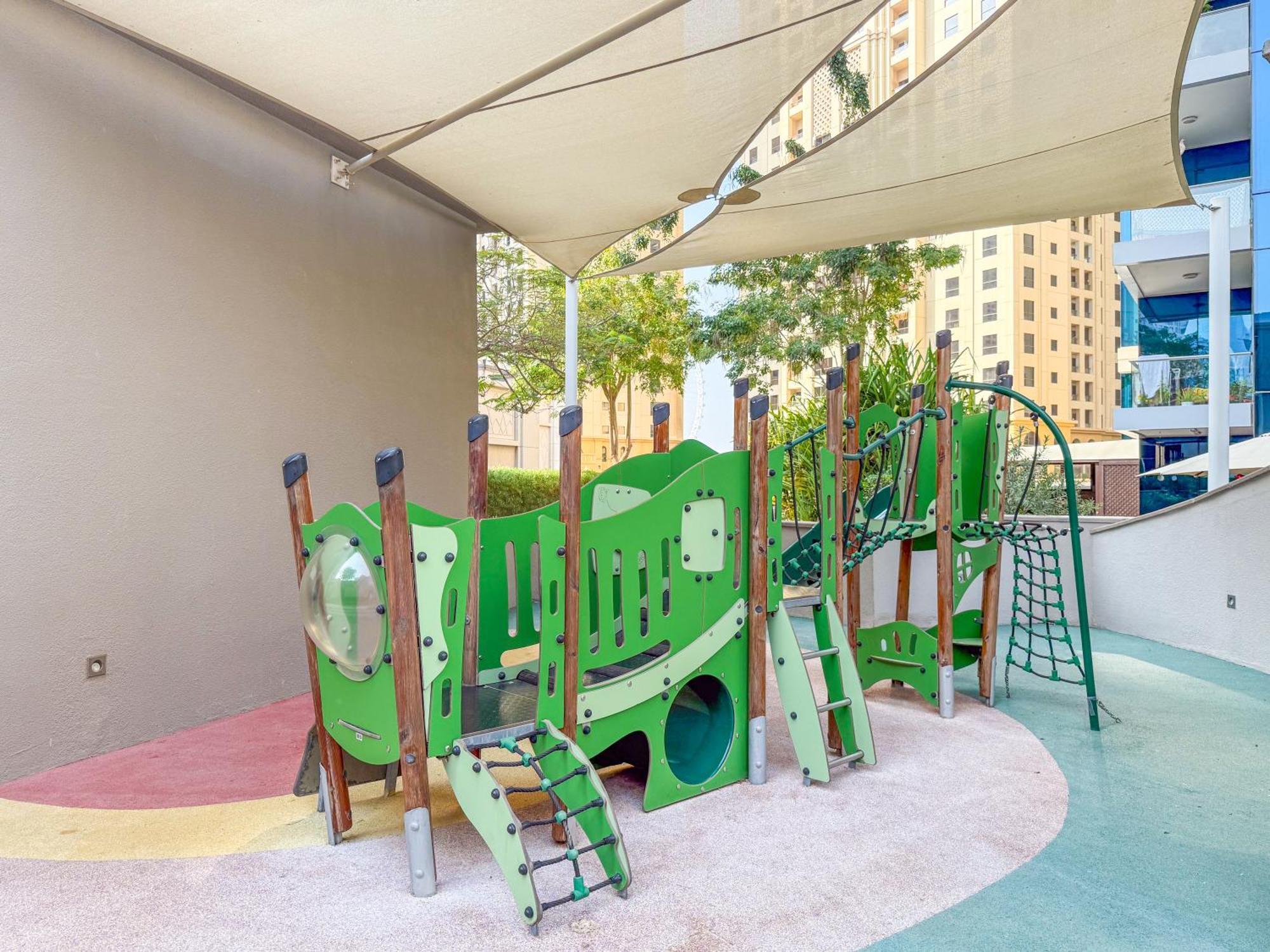 Seaview Elegance! 1-bedroom Retreat In Marina Promenade Apartment