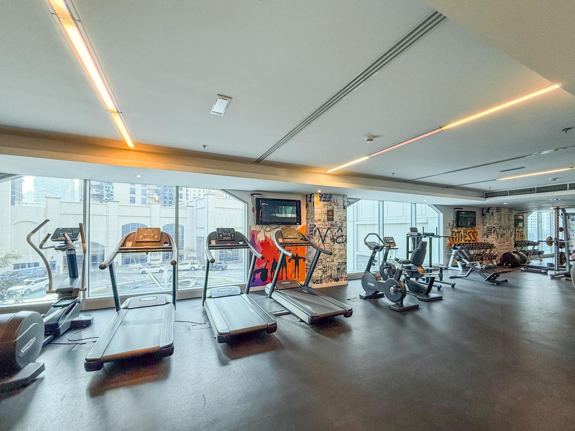 Seaview Elegance! 1-bedroom Retreat In Marina Promenade Apartment Dubai