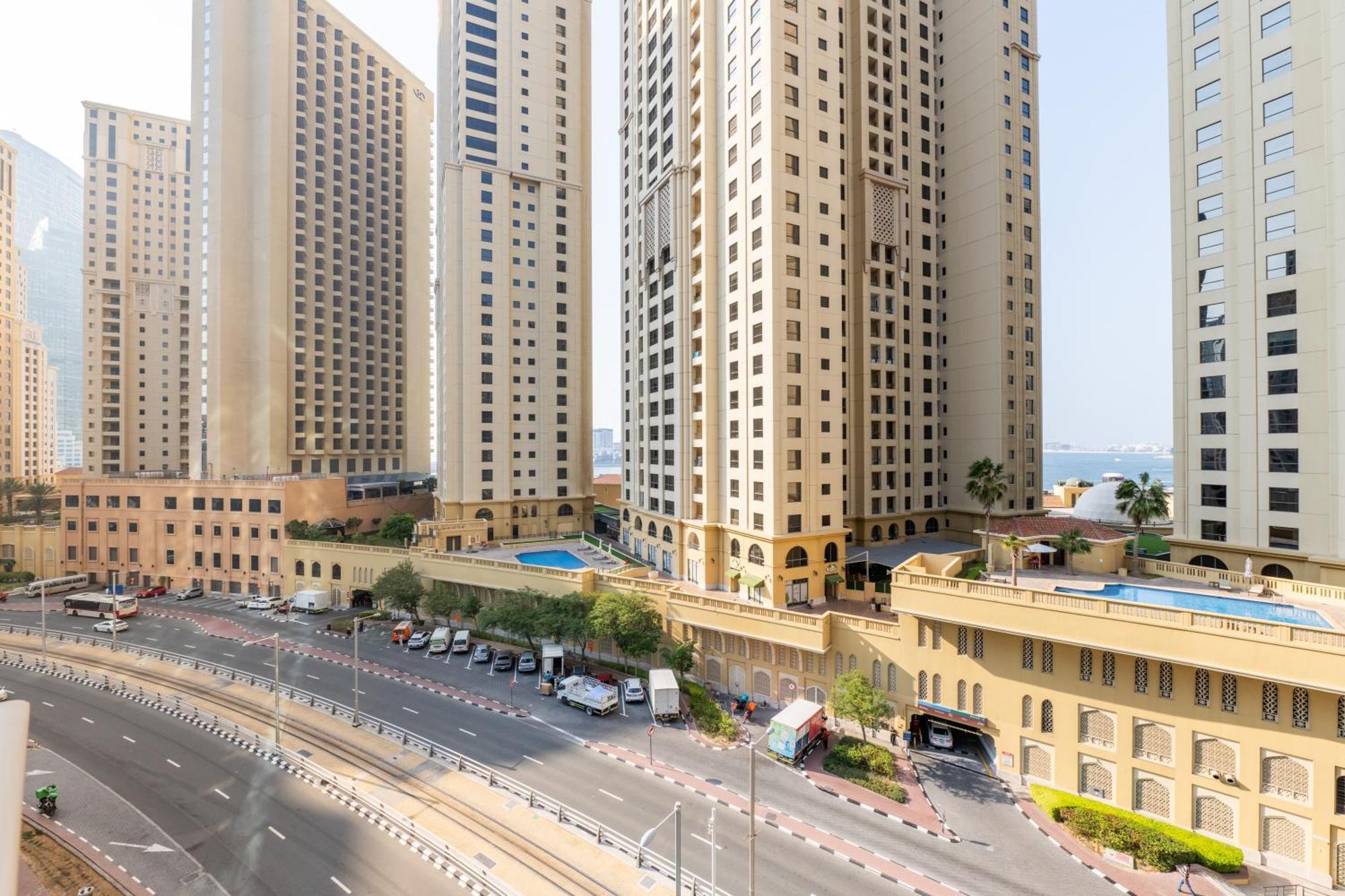Seaview Elegance! 1-bedroom Retreat In Marina Promenade Dubai