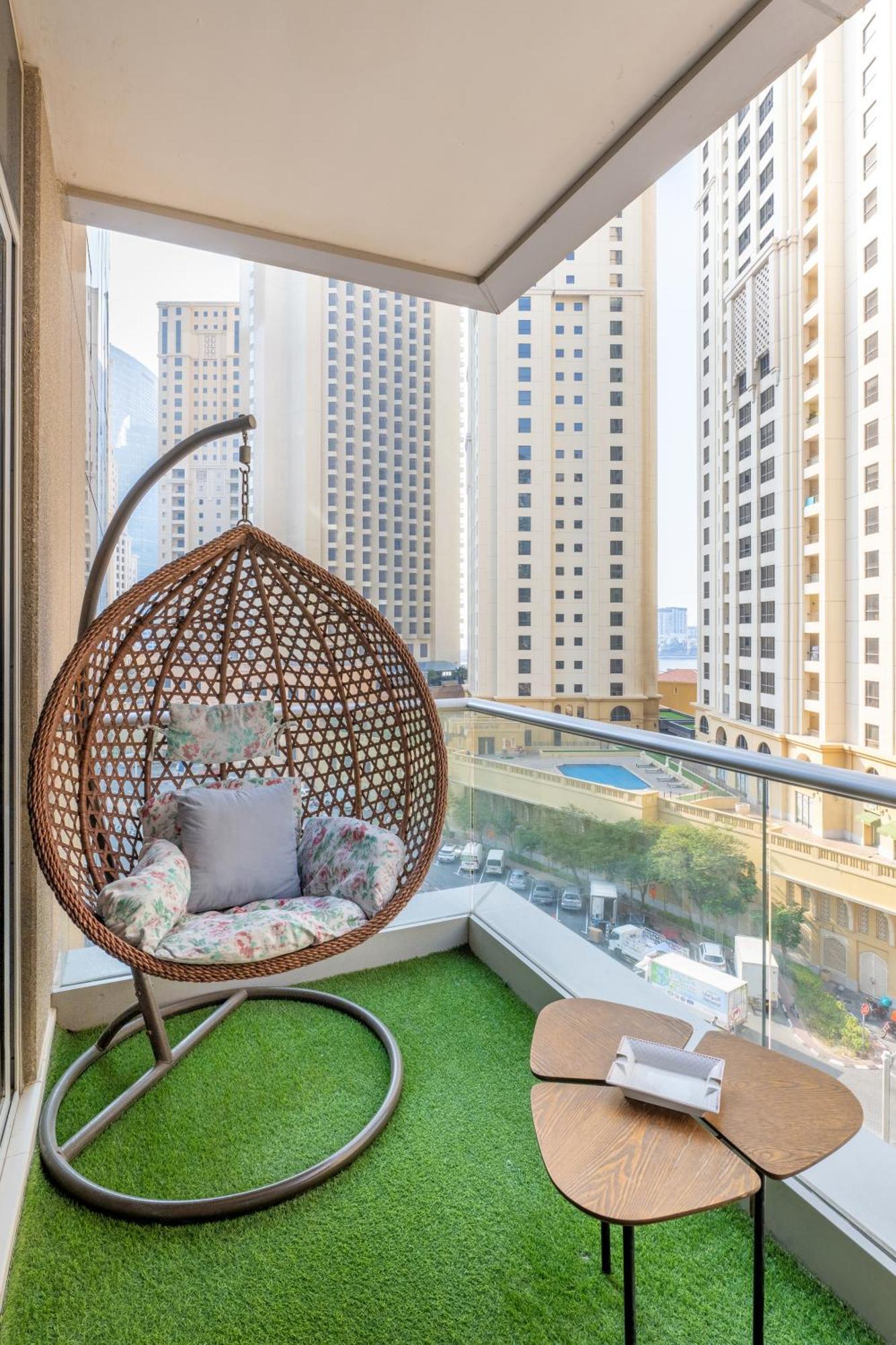 Seaview Elegance! 1-bedroom Retreat In Marina Promenade Dubai