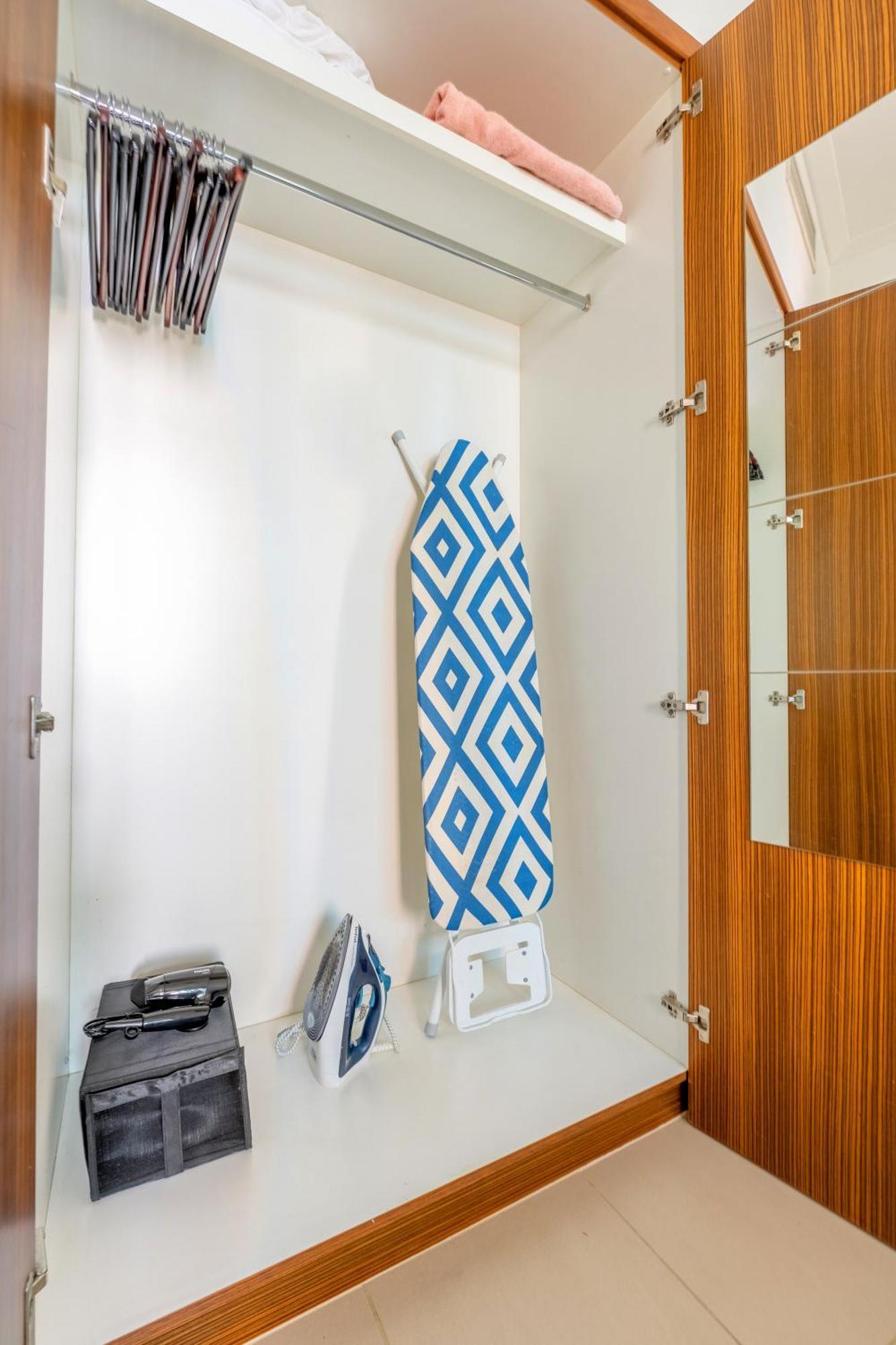 Seaview Elegance! 1-bedroom Retreat In Marina Promenade Apartment Dubai