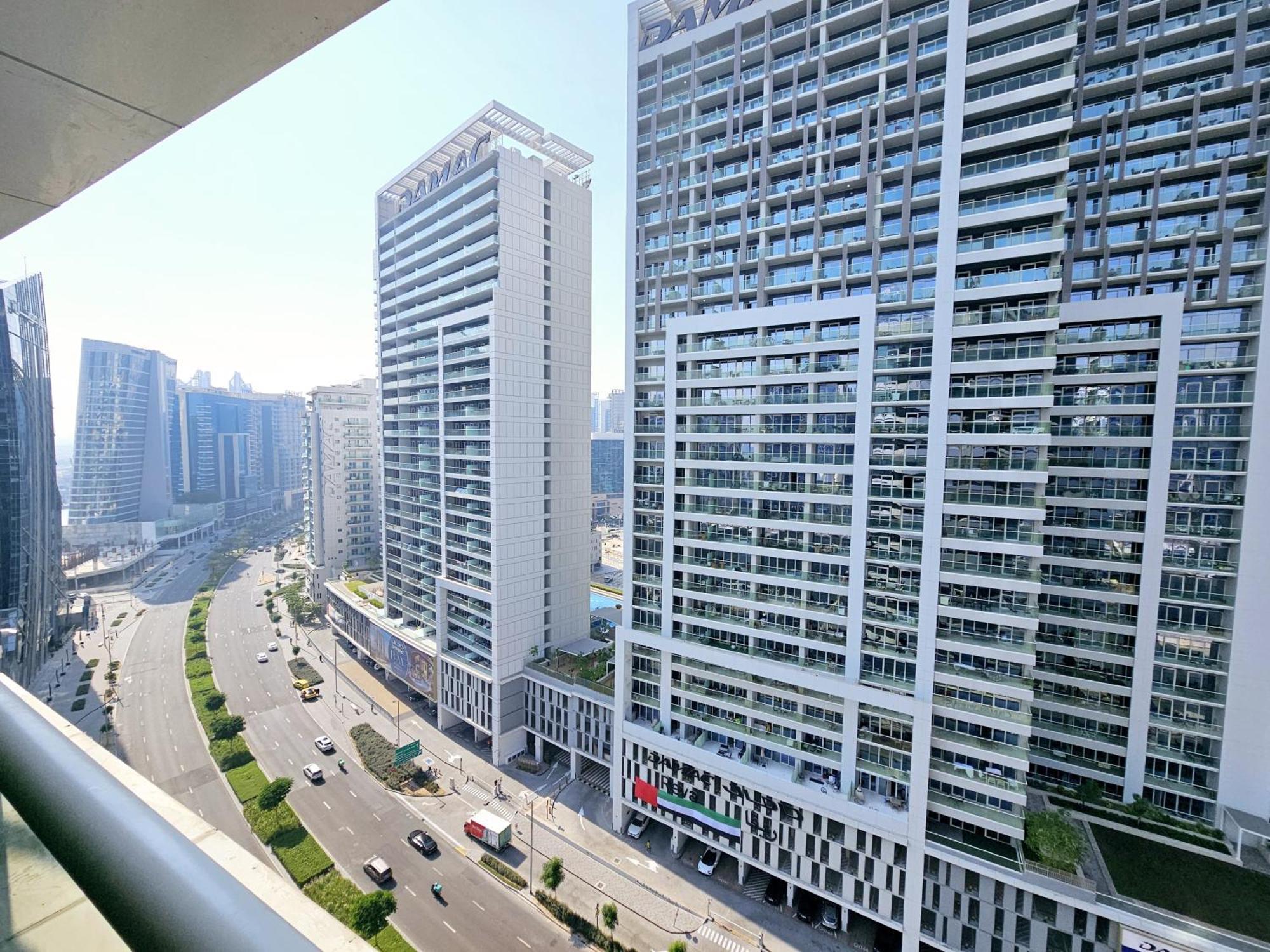 Sunrise Homes - Modern Beside Canal * Dubai