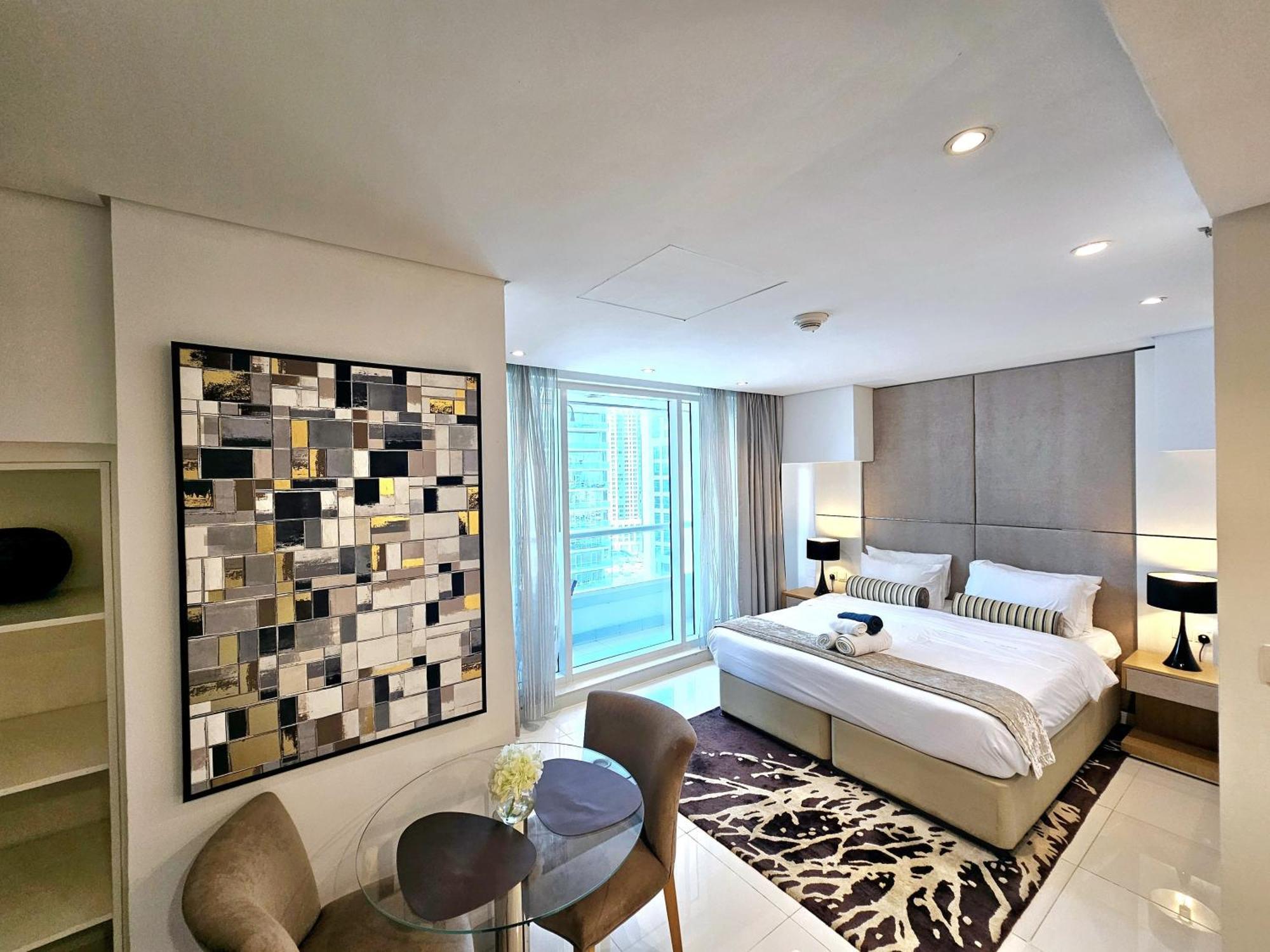 Apartment Sunrise Homes - Modern Beside Canal Dubai