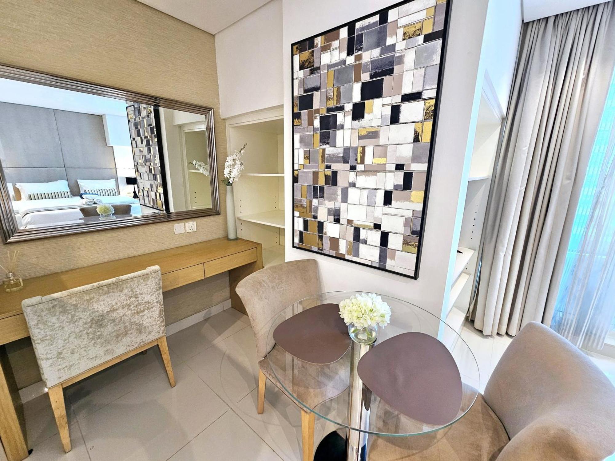 Sunrise Homes - Modern Beside Canal *