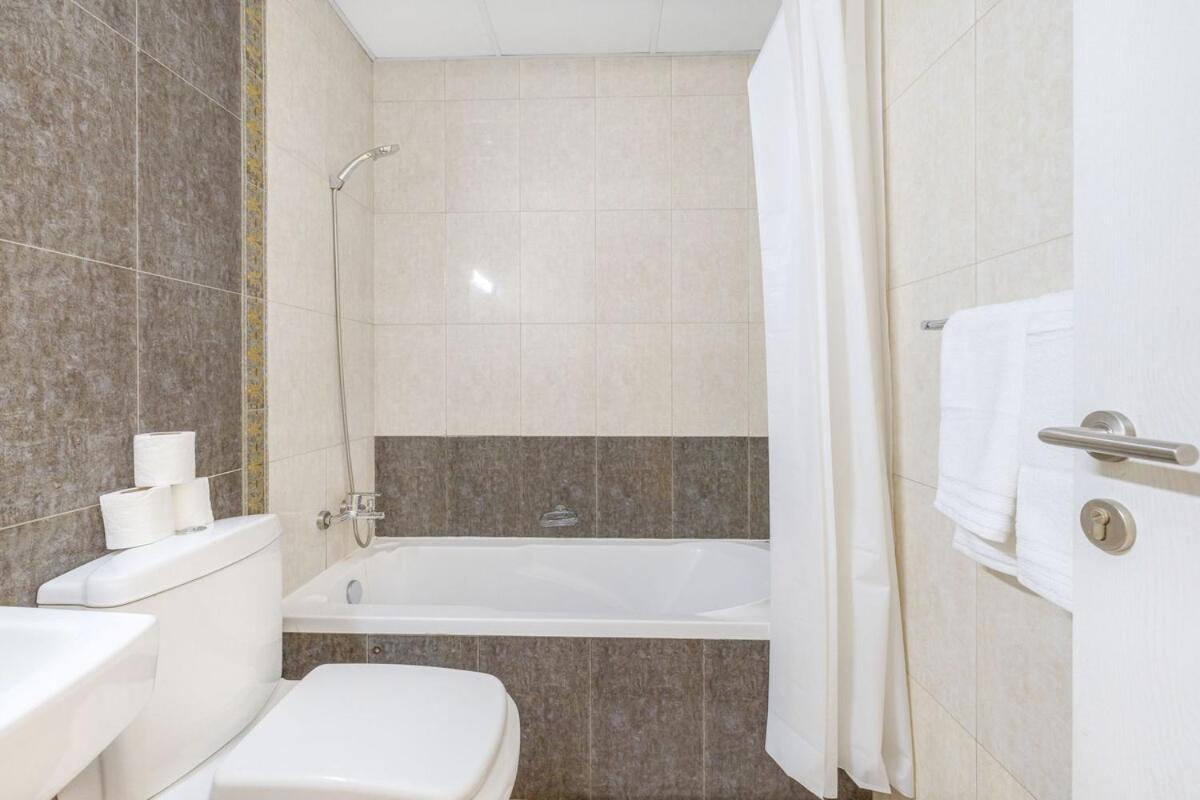 Stunning In Jbr - Near Tram Apartment *