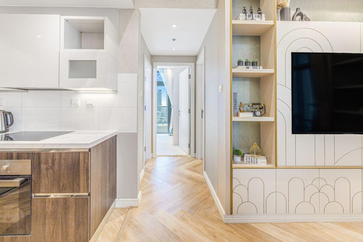 Stunning In Jbr - Near Tram Apartment