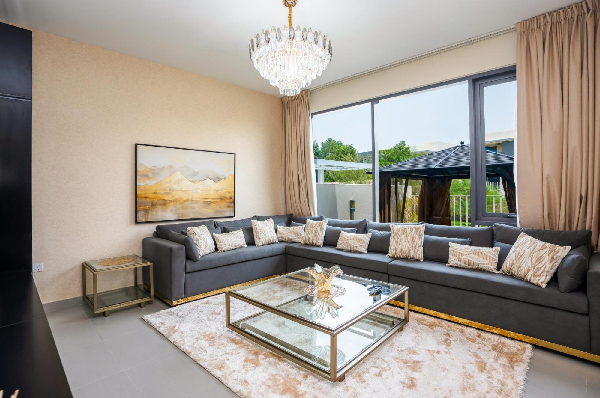 Villa Newarabian Hillsmaple