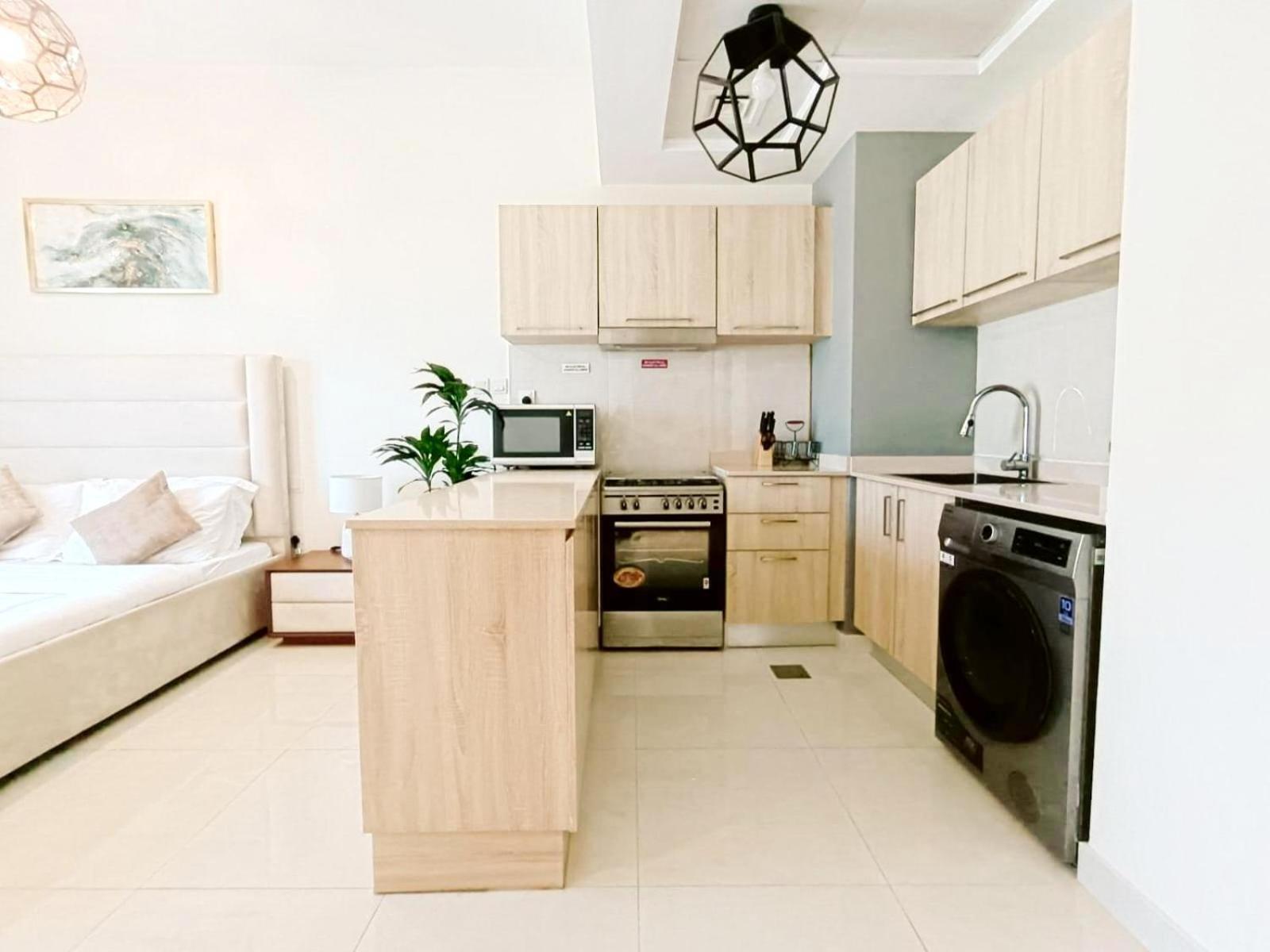 Sleek & Modern In Business Bay Apartment Dubai