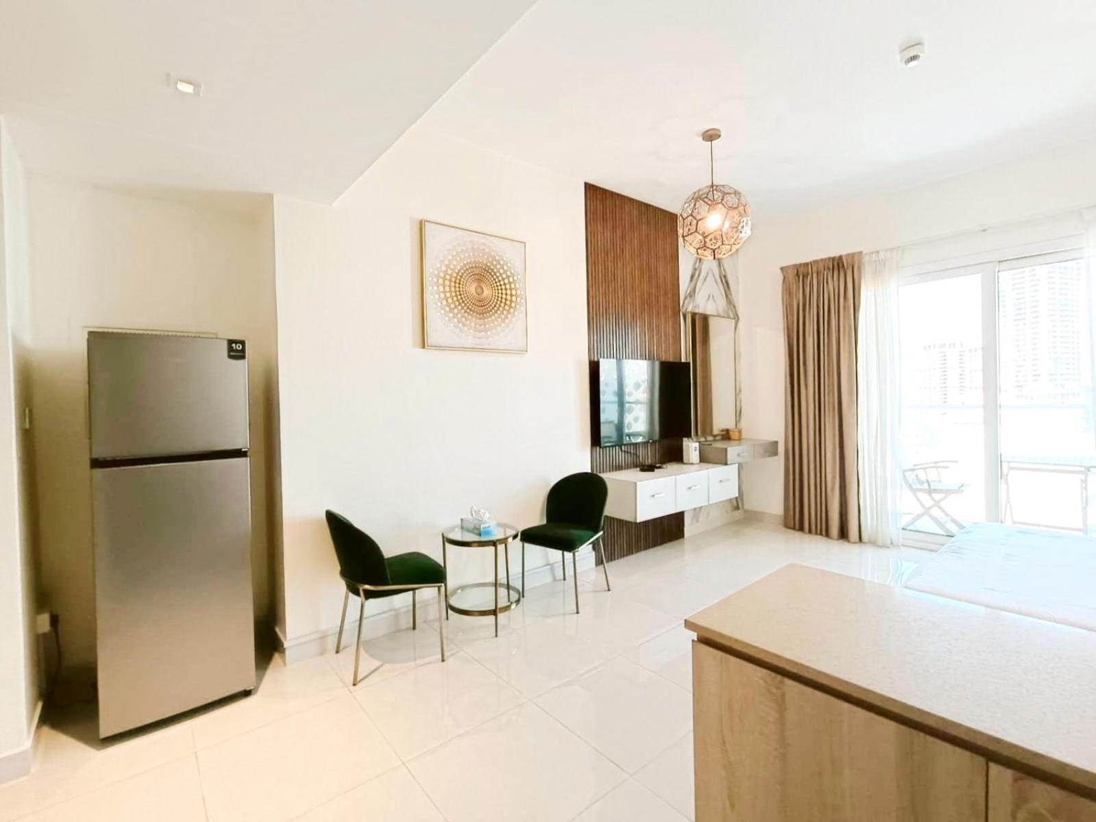 Apartment Sleek & Modern In Business Bay *