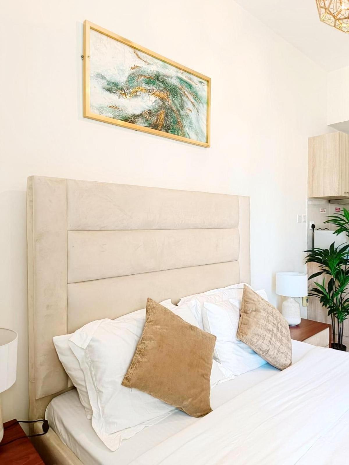 Sleek & Modern In Business Bay Apartment Dubai