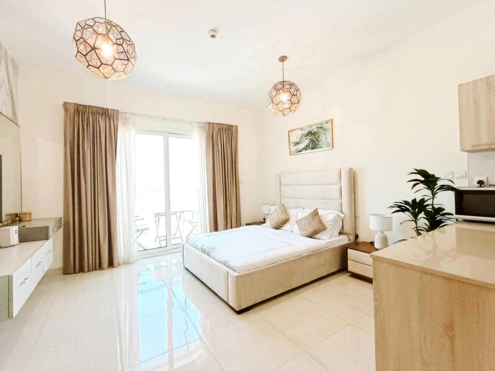 Sleek & Modern In Business Bay * Dubai