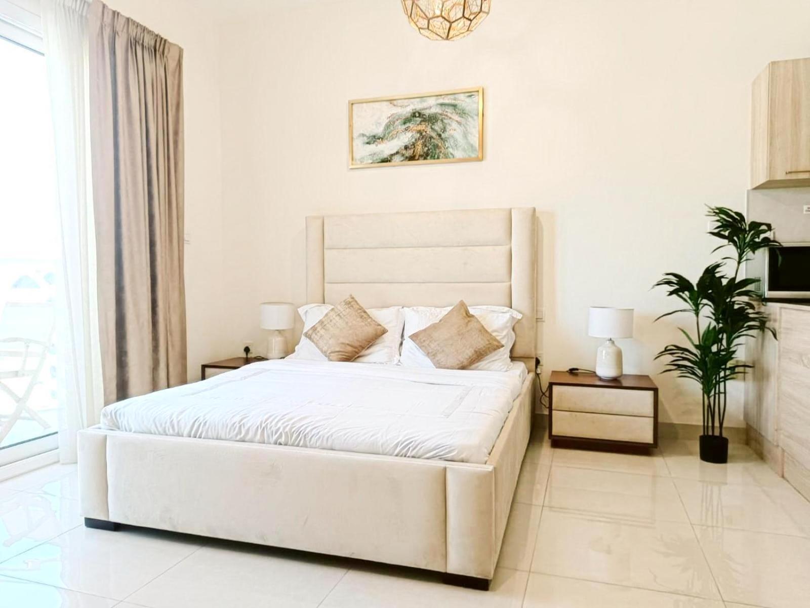 Apartment Sleek & Modern In Business Bay Dubai
