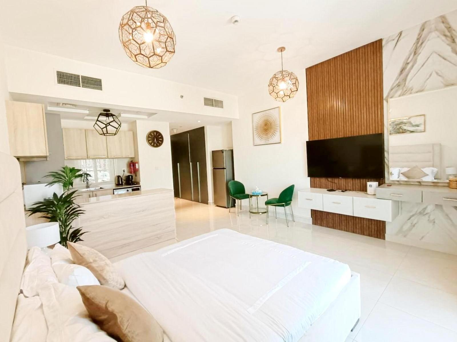 Apartment Sleek & Modern In Business Bay Dubai
