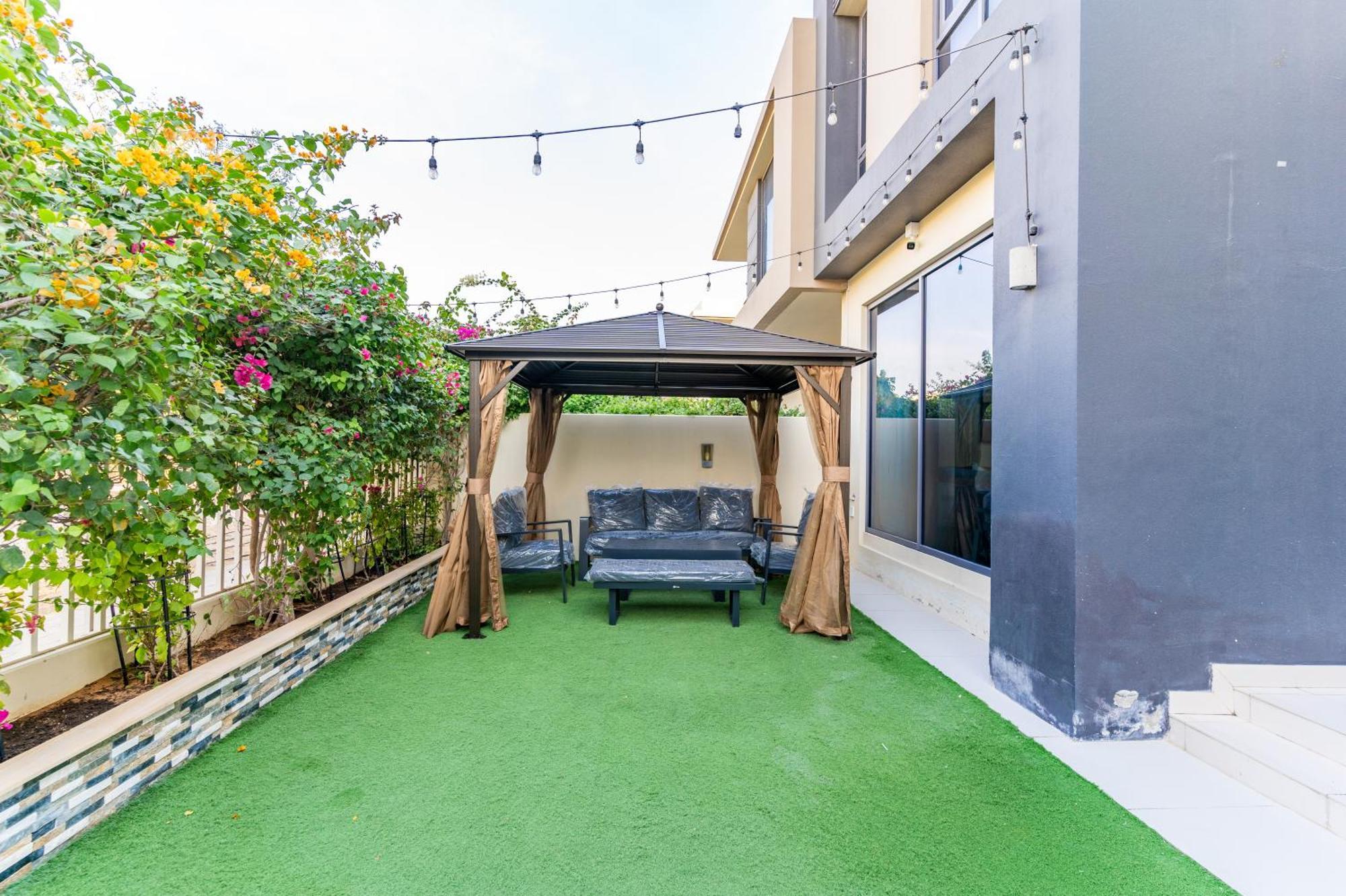 Newarabian Hillsmaple Villa Dubai