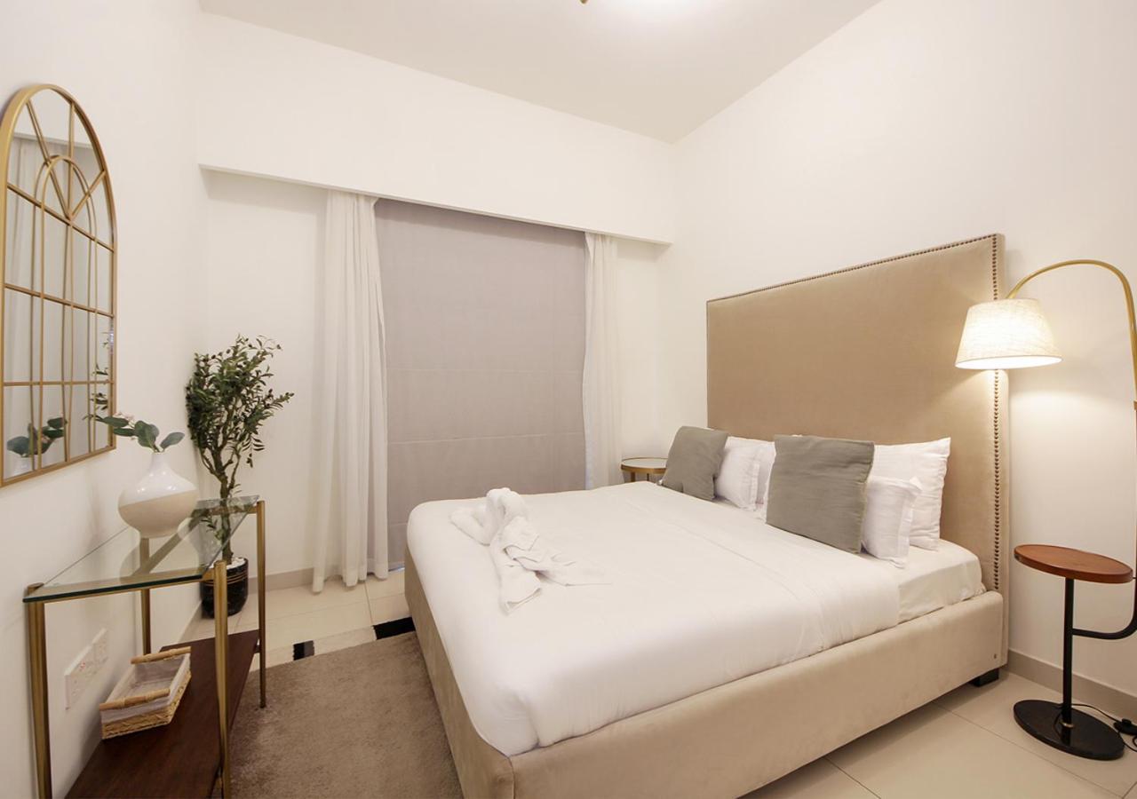 Apartment Stylish 3br In Burjcrown Balcony & Highend Comfort Dubai