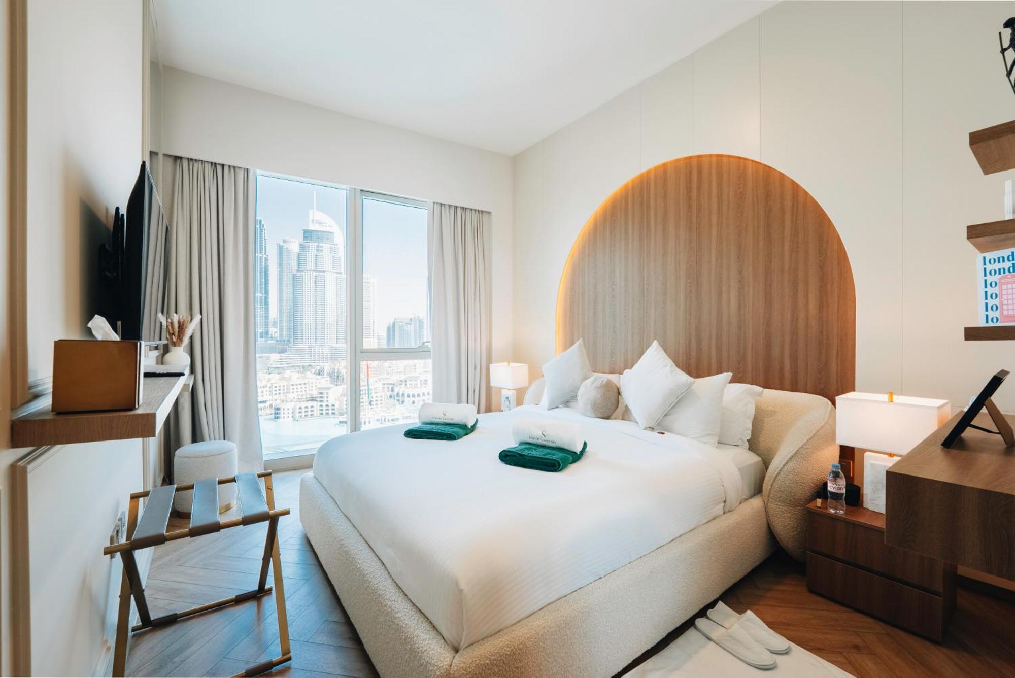 Stylish 2-bedroom Luxury In Downtown With Burj Khalifa & Fountain Views Apartment