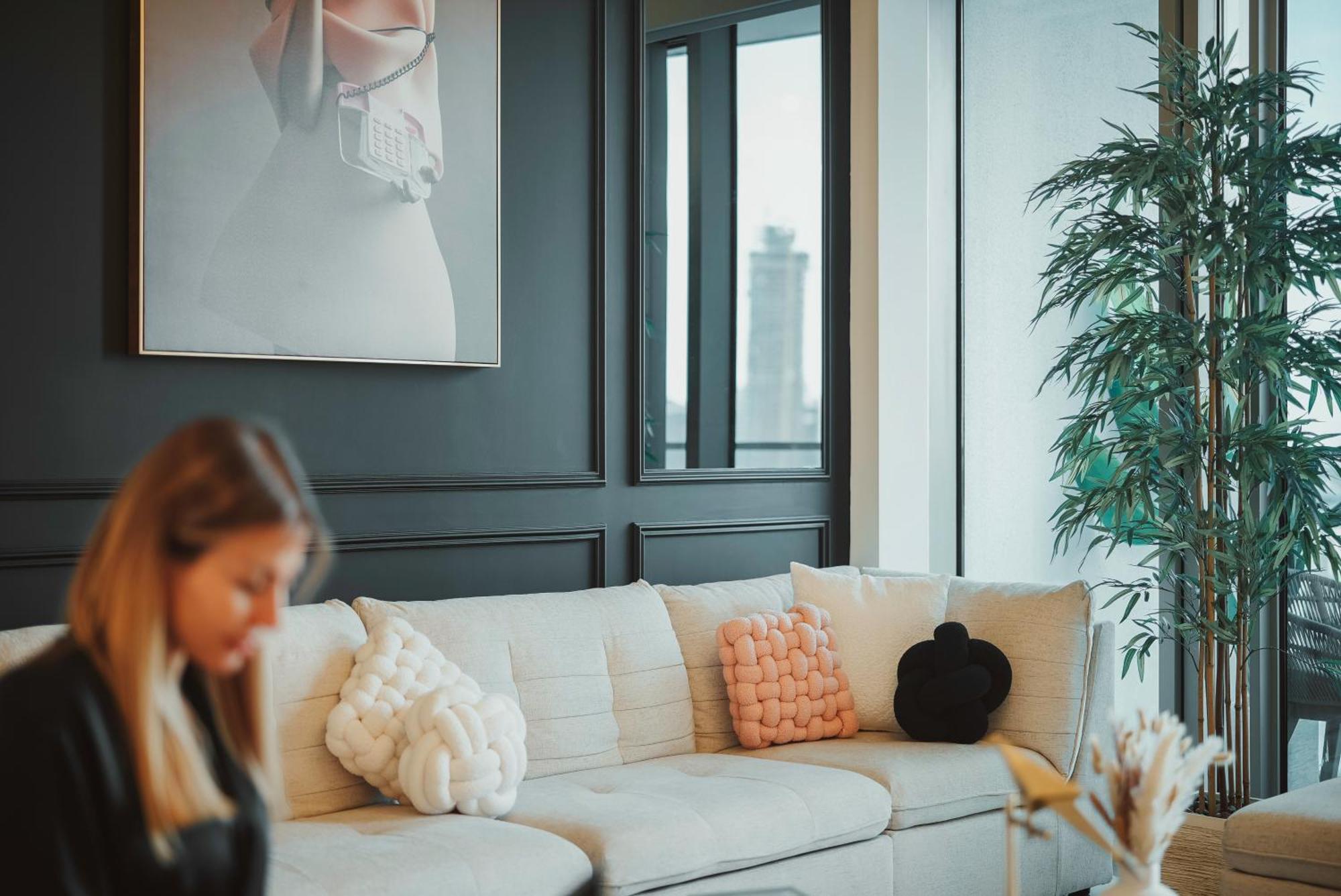Stylish 2-bedroom Luxury In Downtown With Burj Khalifa & Fountain Views Apartment *