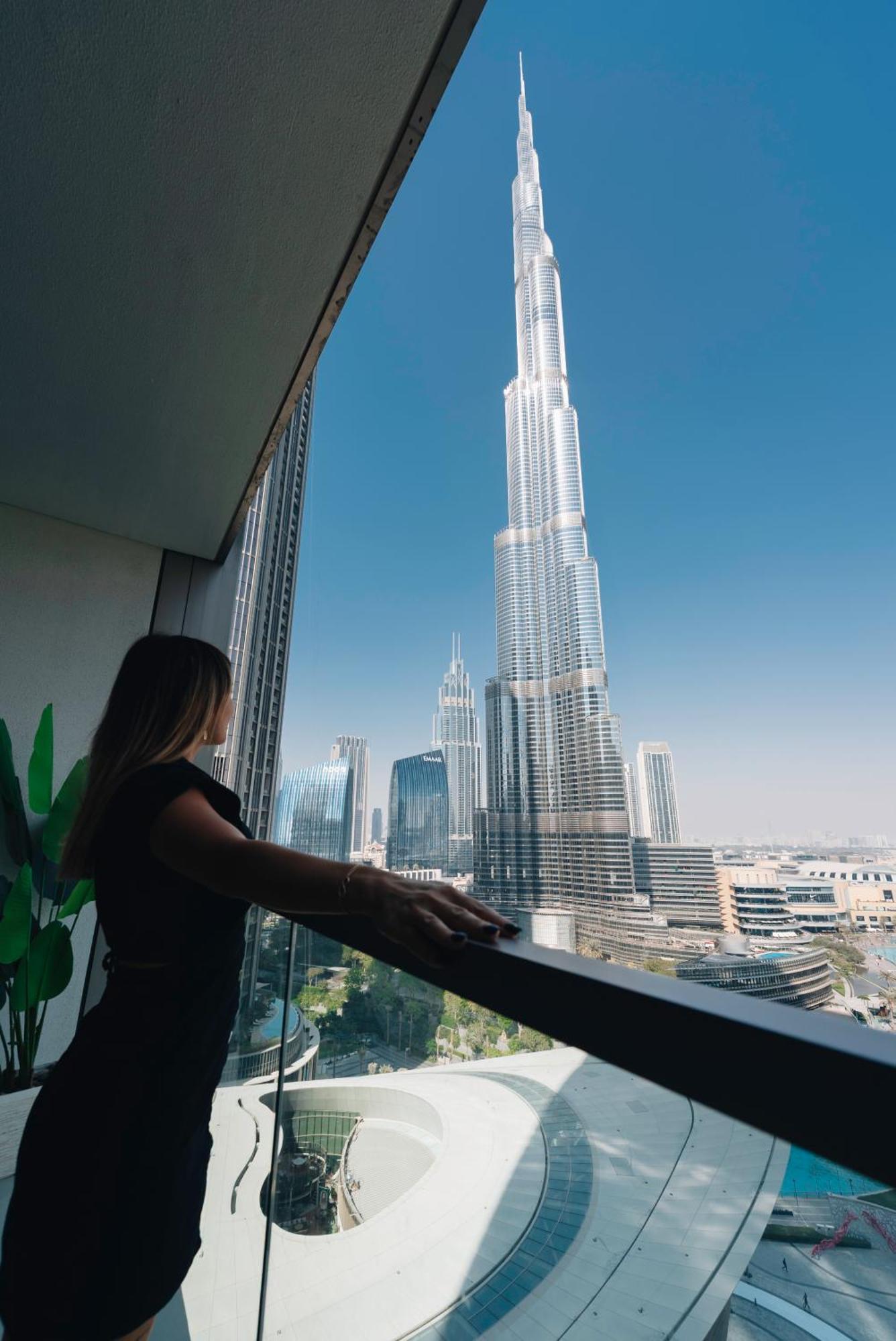 Apartment Stylish 2-bedroom Luxury In Downtown With Burj Khalifa & Fountain Views *