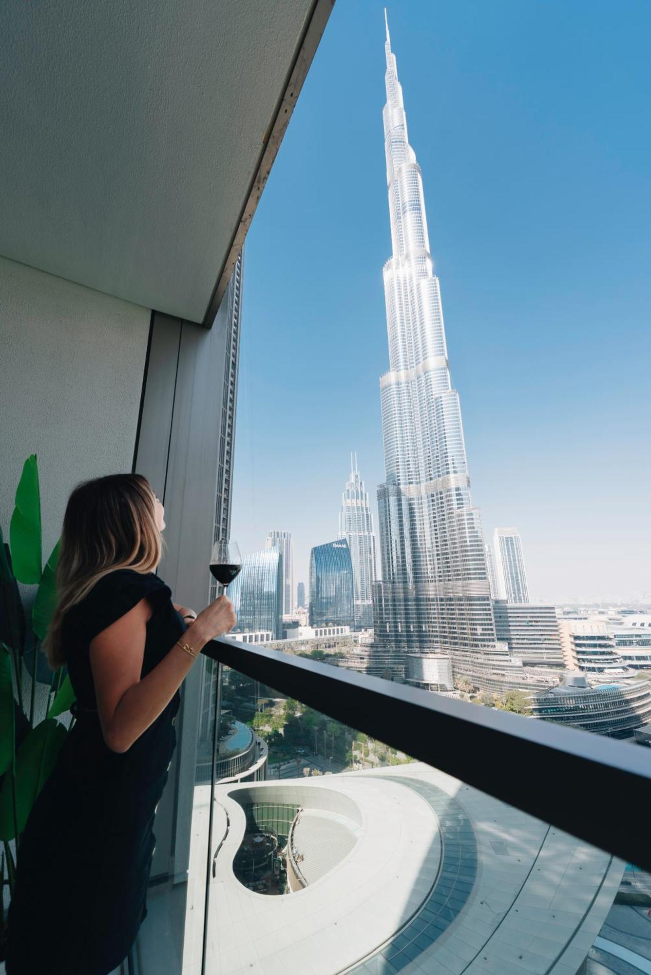 Apartment Stylish 2-bedroom Luxury In Downtown With Burj Khalifa & Fountain Views *
