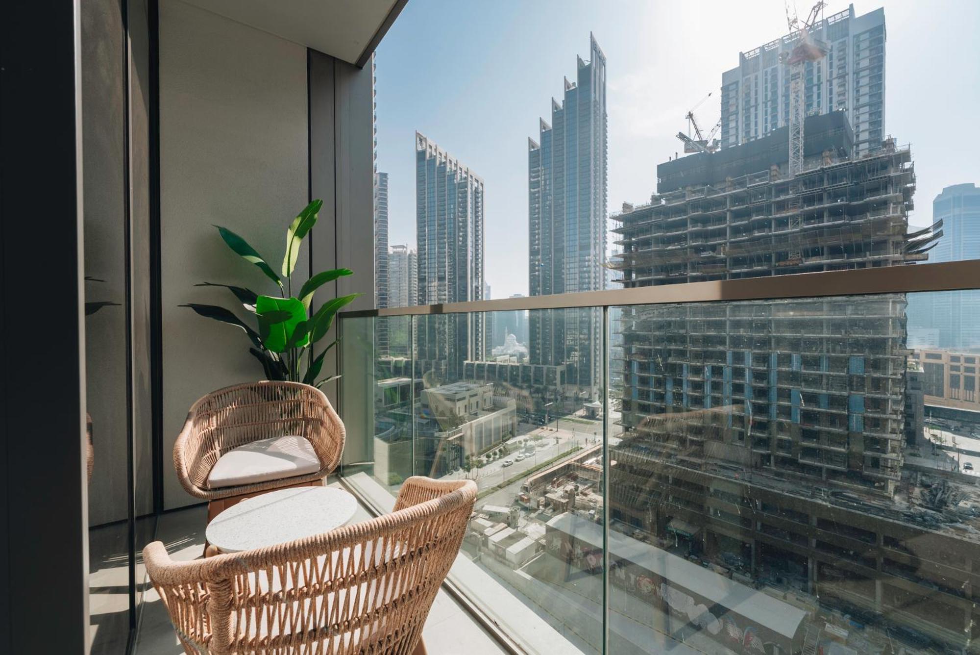 Luxury 1-bedroom In Downtown I Walk To Mall And Fountains Apartment