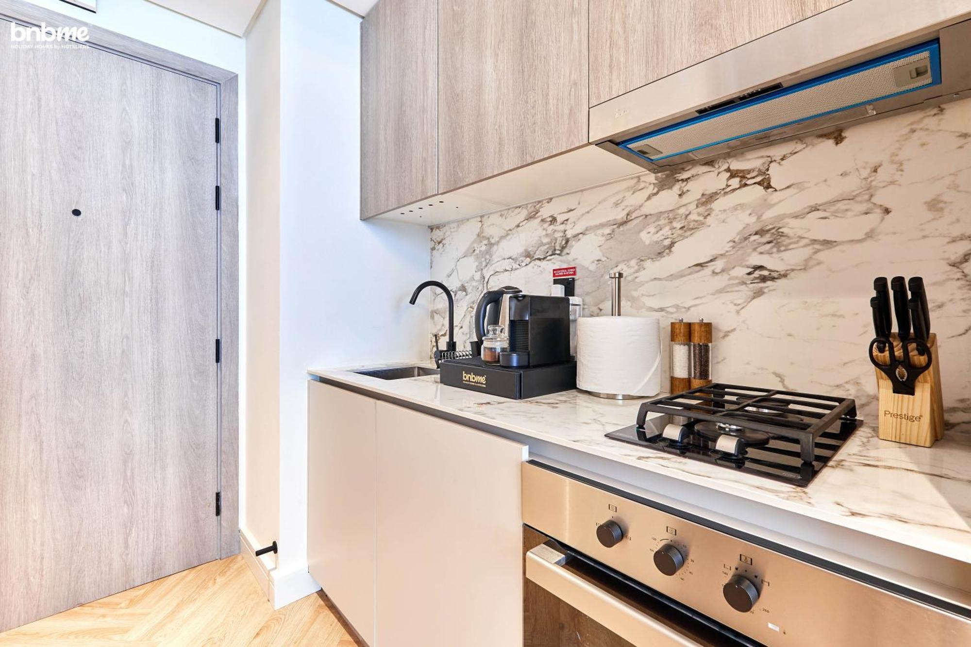 Bnbmehomes - Oxford Terraces Apartment *