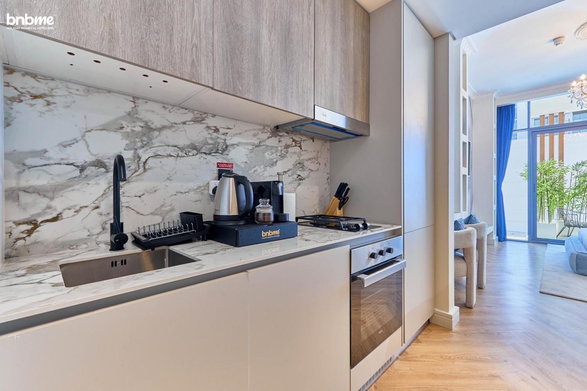 Bnbmehomes - Oxford Terraces Apartment *