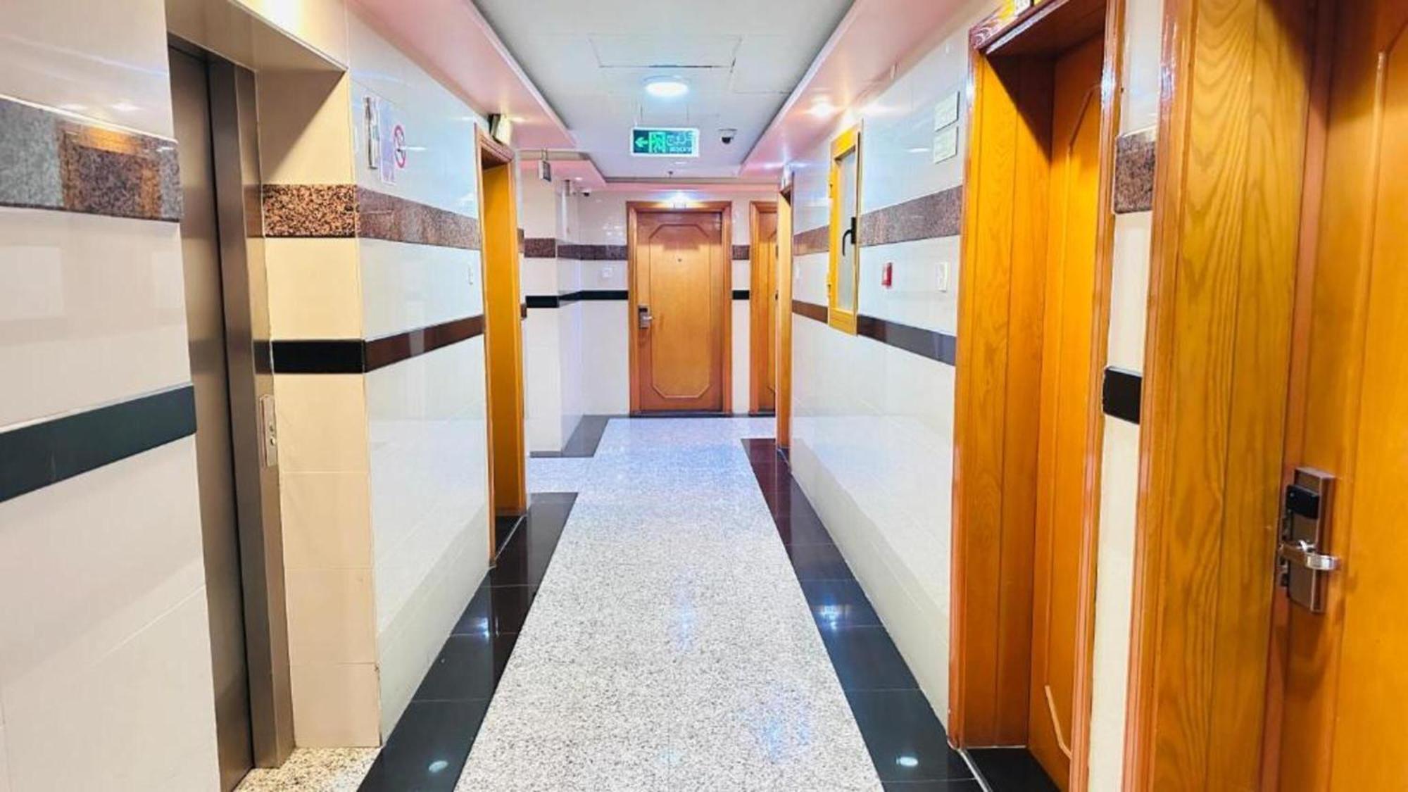 Belvilla Luxury San Marino Near Deira Clock Tower 4*