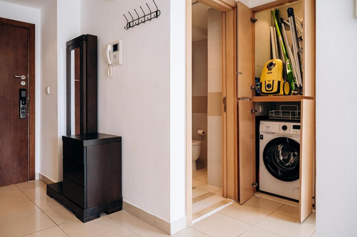 Apartment Space 1br In Marina For 6 People Dubai