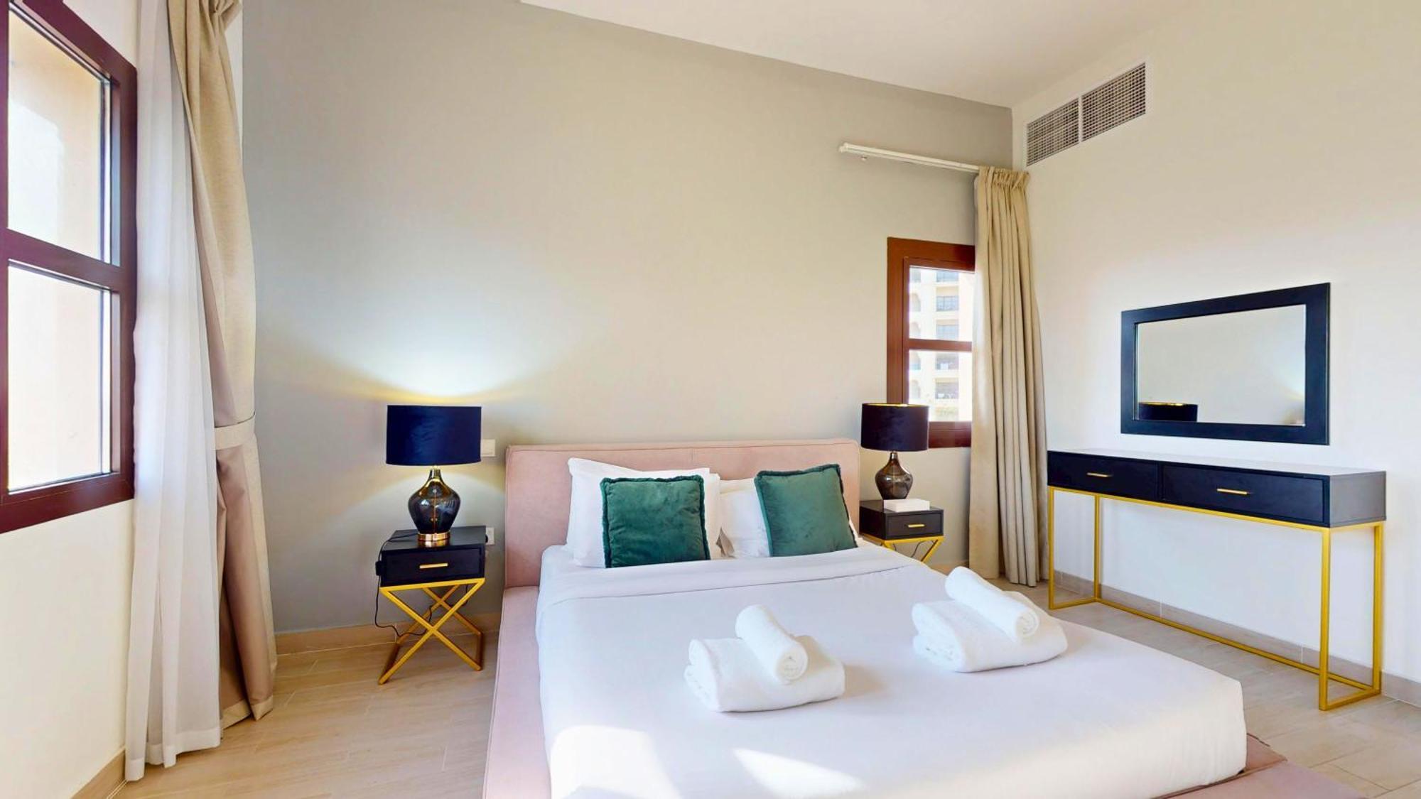 Apartment Close To Golf Course - 2br In Jumeirah Golf Estate Dubai