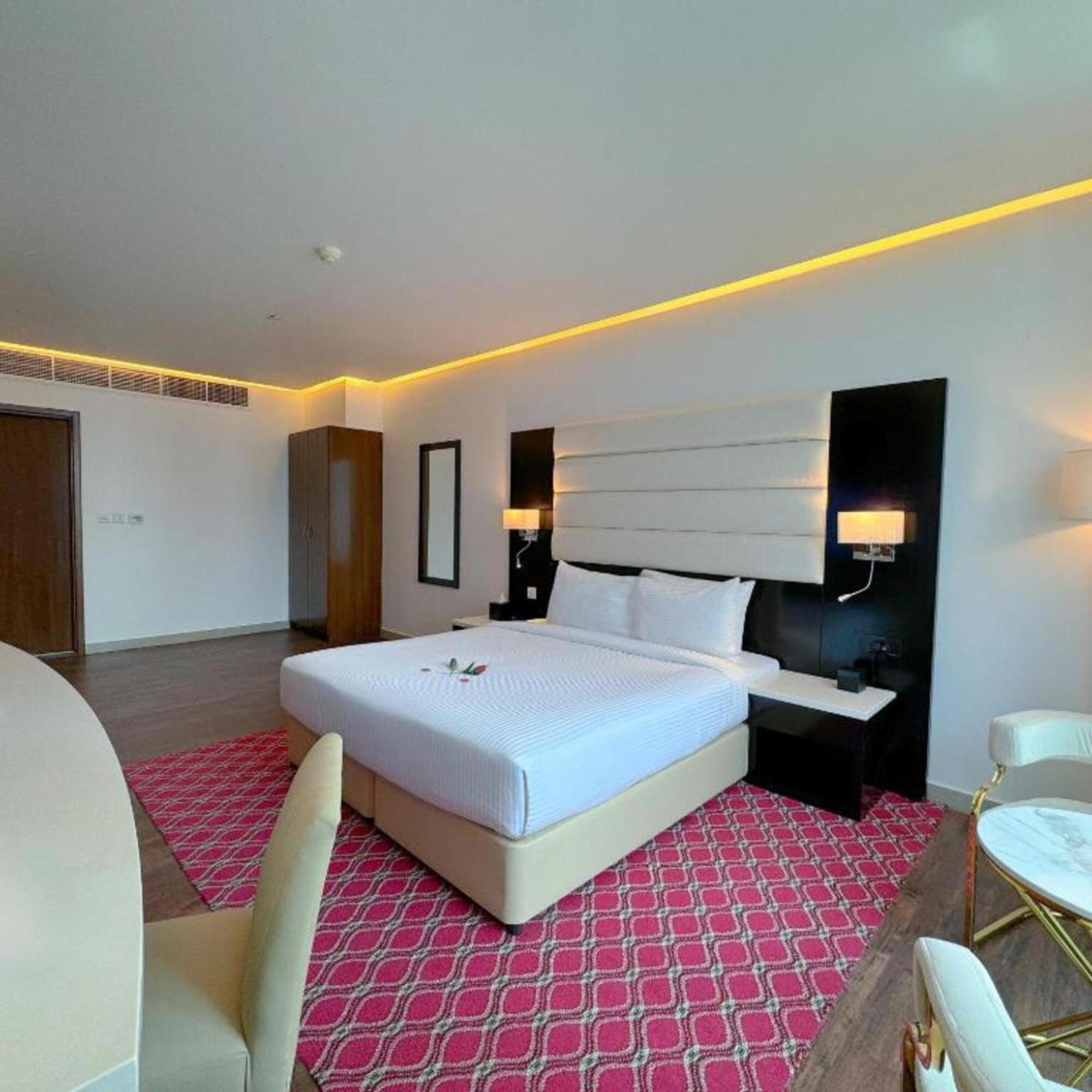 Emirates Grand Luxury Aparthotel Apartment Dubai