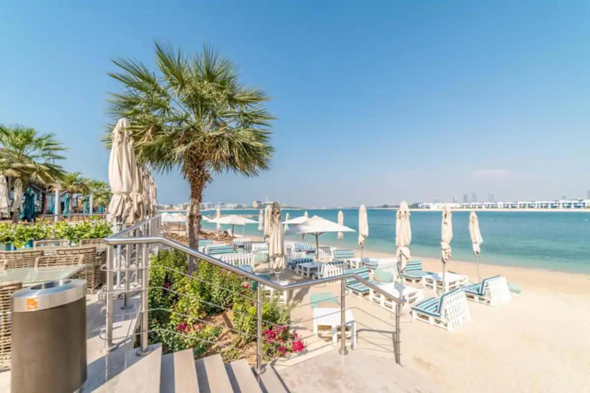 Bright Beachfront With Breathtaking Views