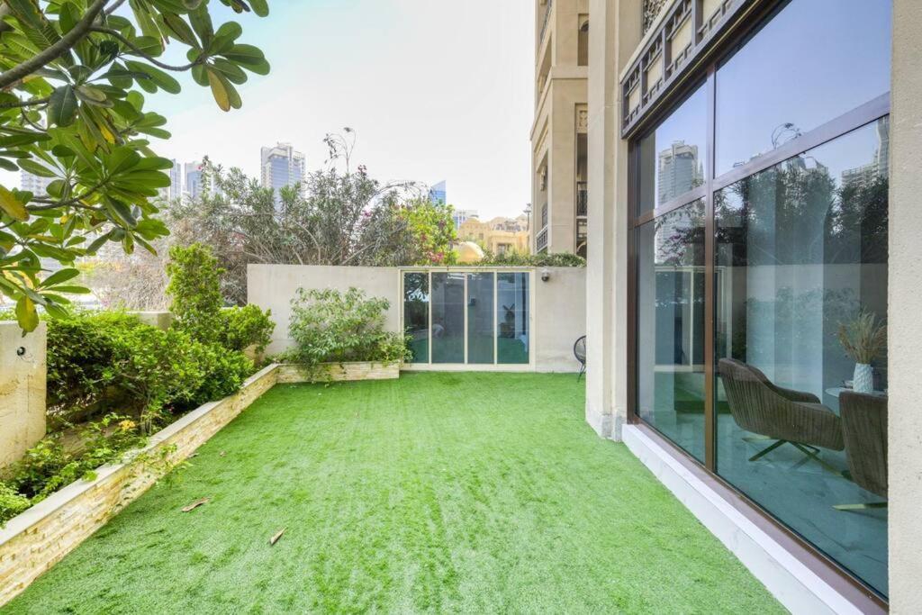 Downtown Beautiful 1bed With Outdoor Garden Dubai