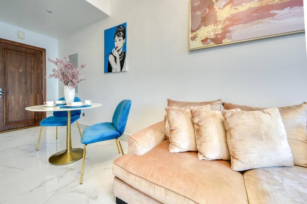 Downtown Beautiful 1bed With Outdoor Garden Apartment Dubai