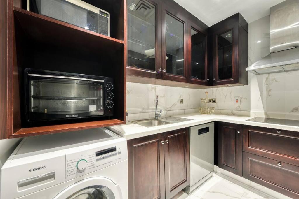 Apartment Downtown Beautiful 1bed With Outdoor Garden *