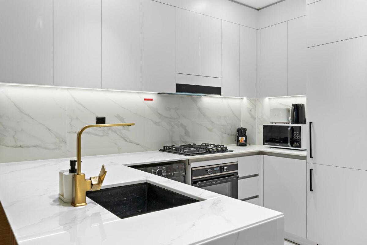 Apartment First Class 1br Cozy Urban Getaway
