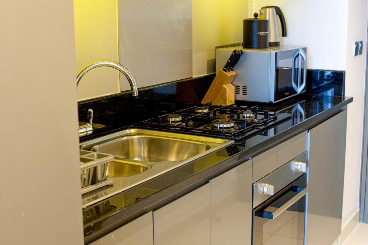 Luxury In Downtown Apartment *