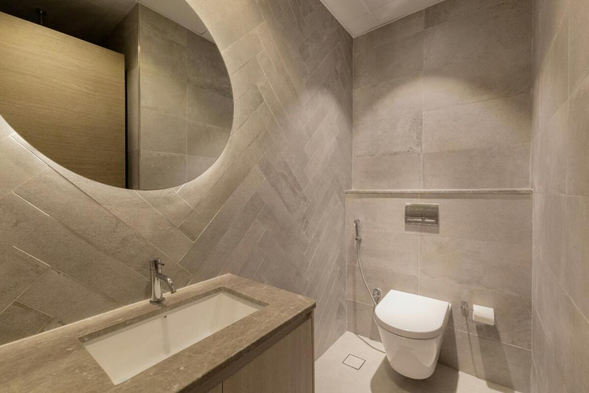 Stunning 2 Bed In Jvc Apartment *