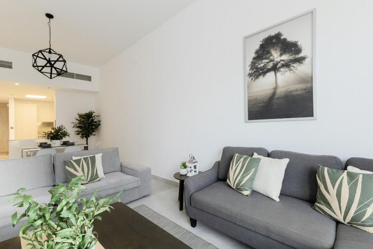 Stunning 2 Bed In Jvc *
