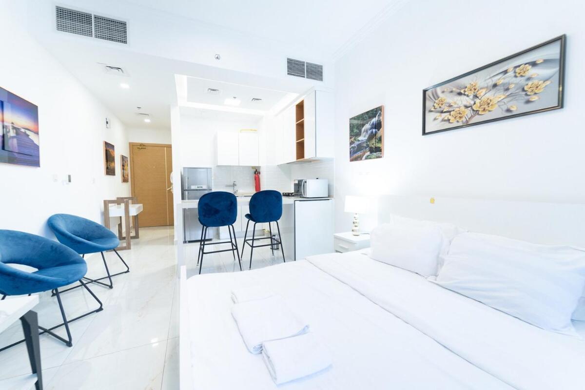 Brown Stone - Circle Mall Jvc Apartment Dubai