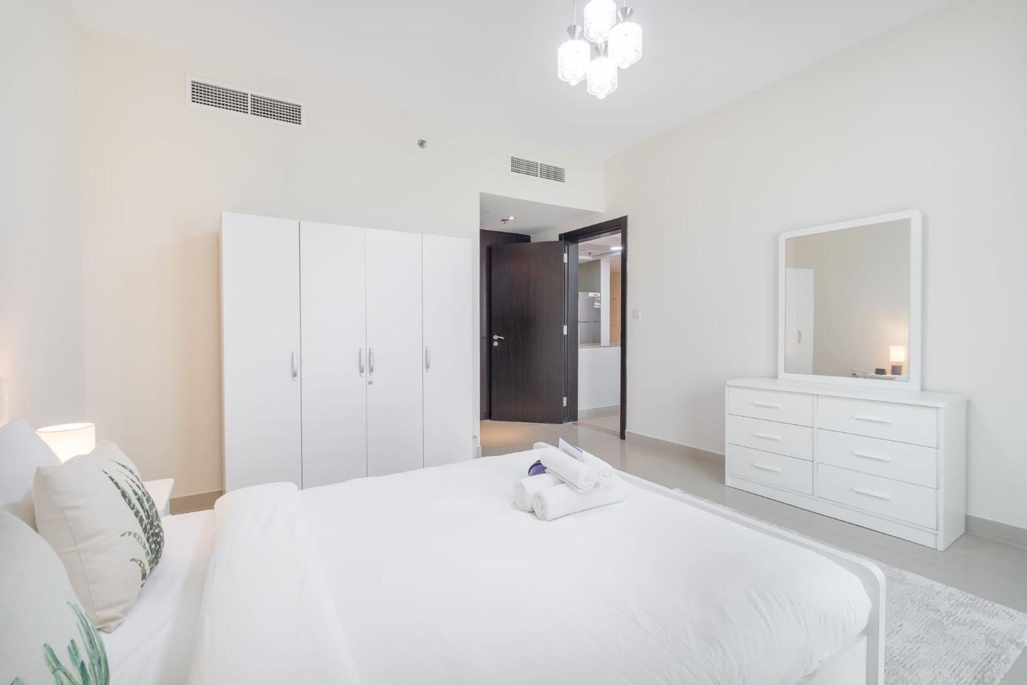 1 Bedroom In Red - Heart Of Sports Apartment *