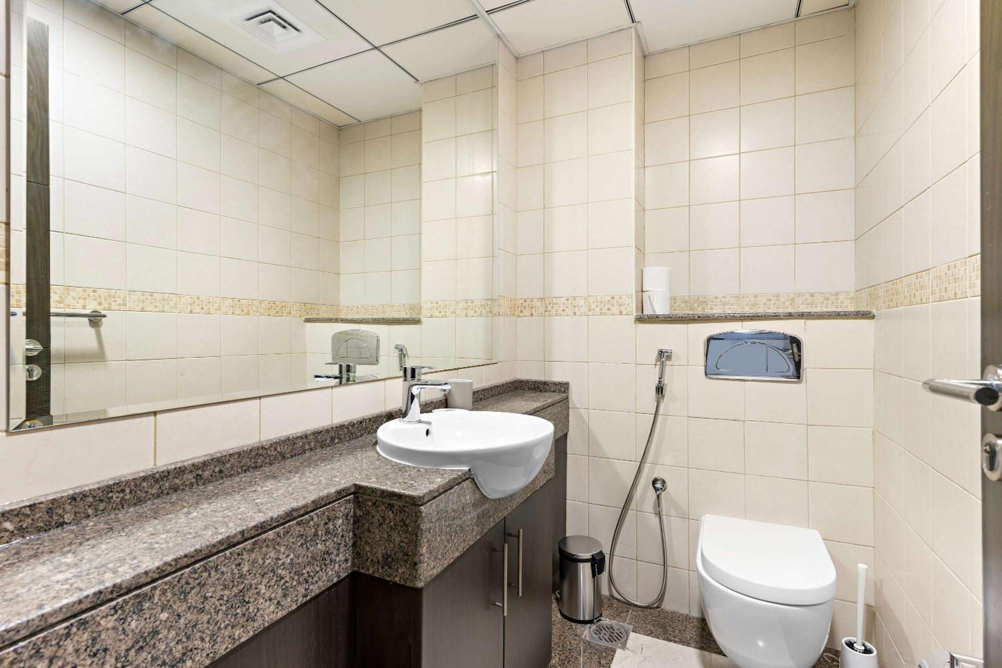 Silkhaus Marina 1br In Bay West Tower Dubai