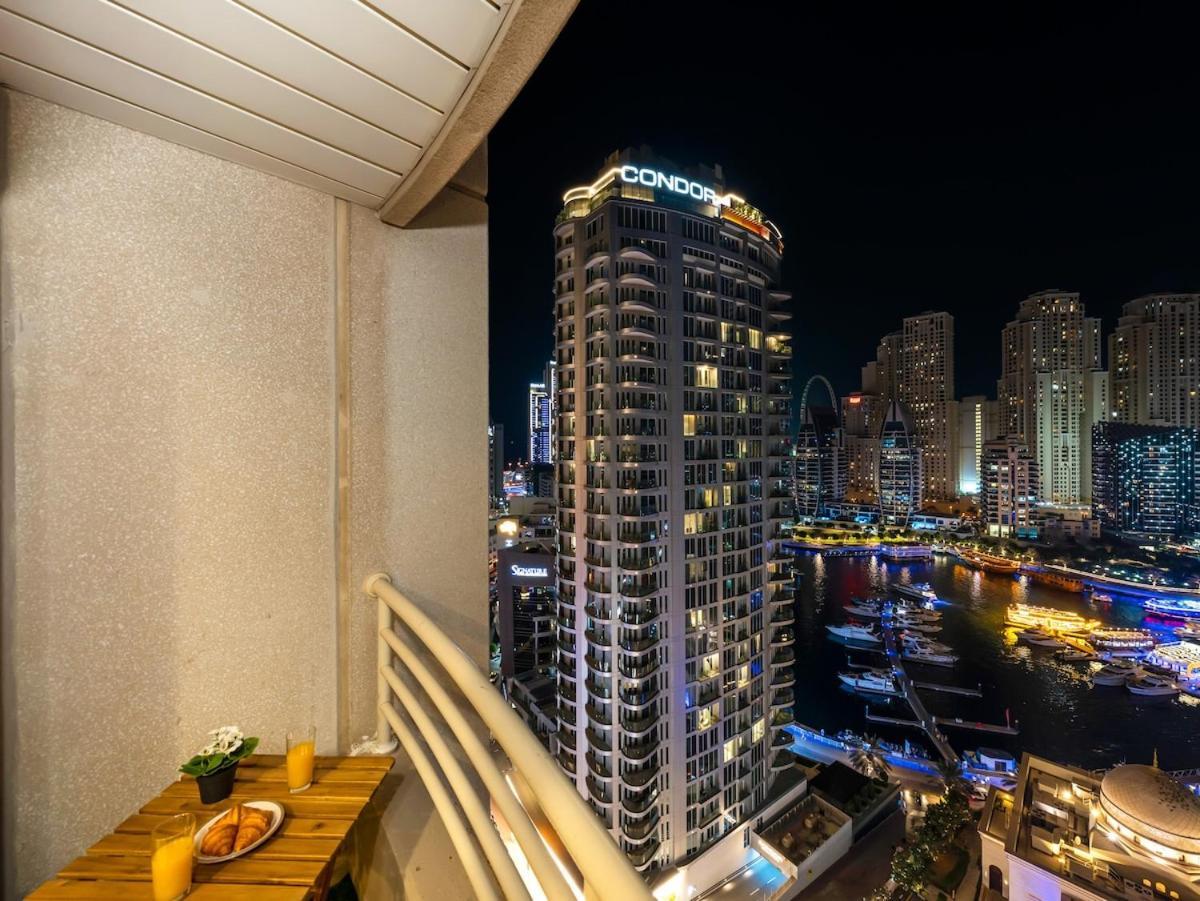 Cozy W Spectacular Water View Dubai
