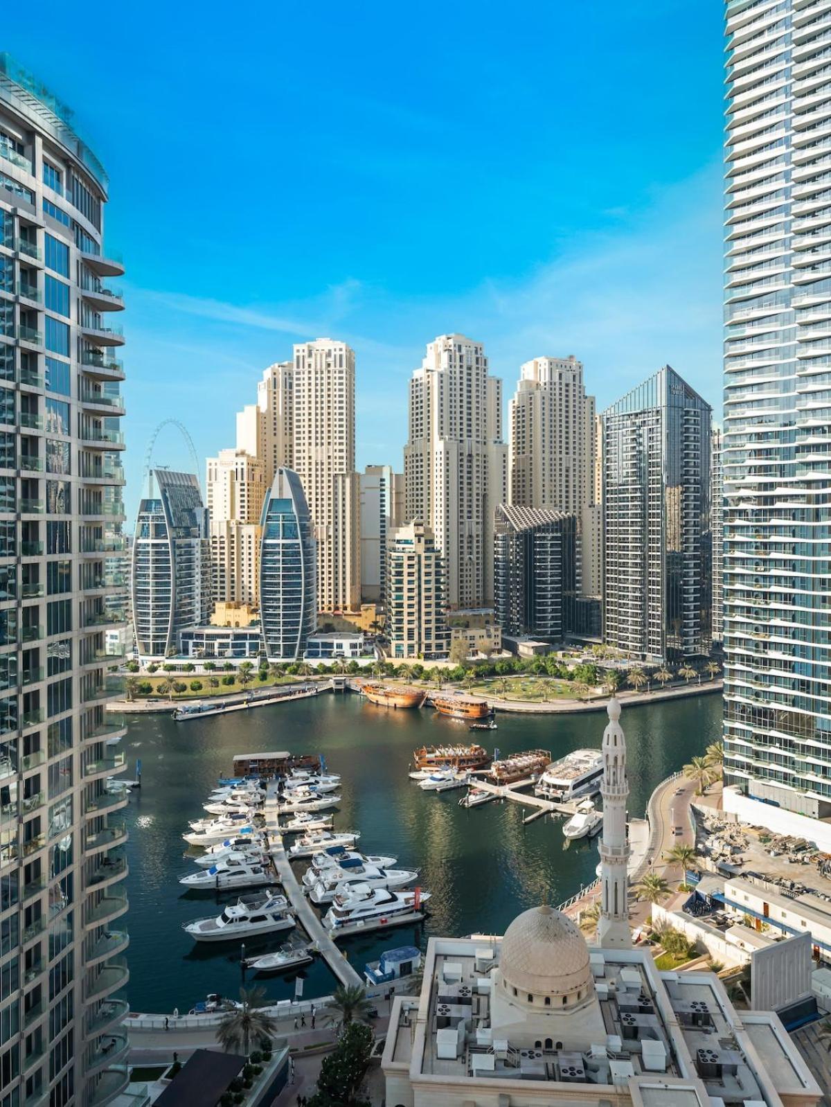 Cozy W Spectacular Water View Dubai