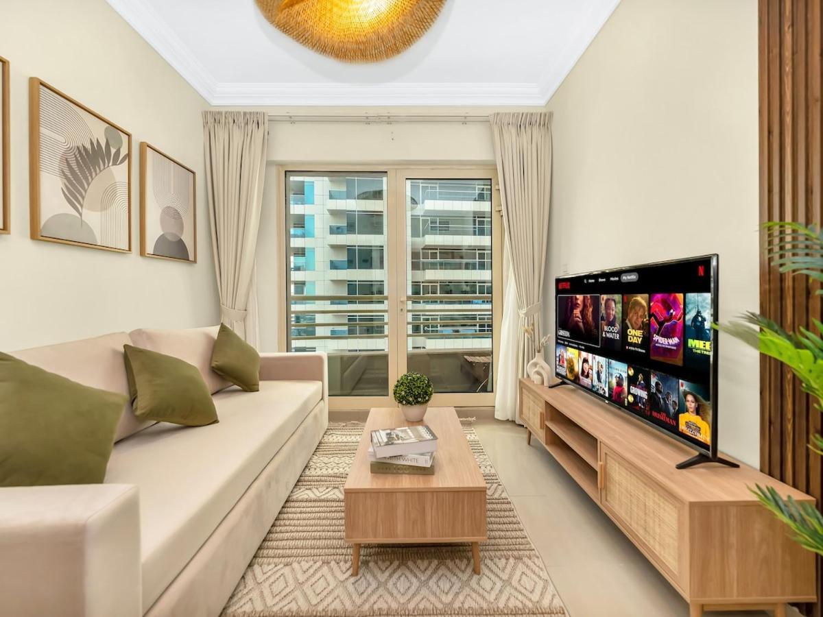 Cozy W Spectacular Water View Apartment