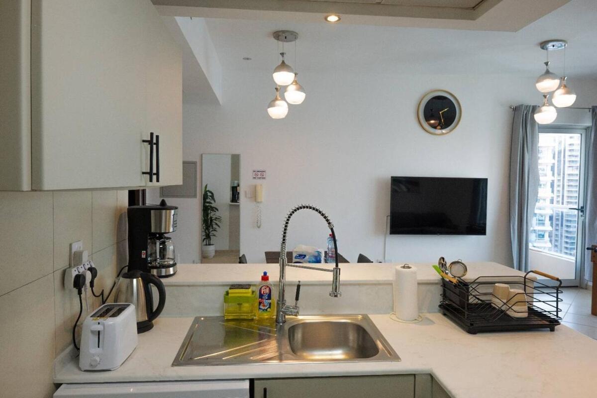 Stylish 1 Bedroom At Marina With Stunning View * Dubai