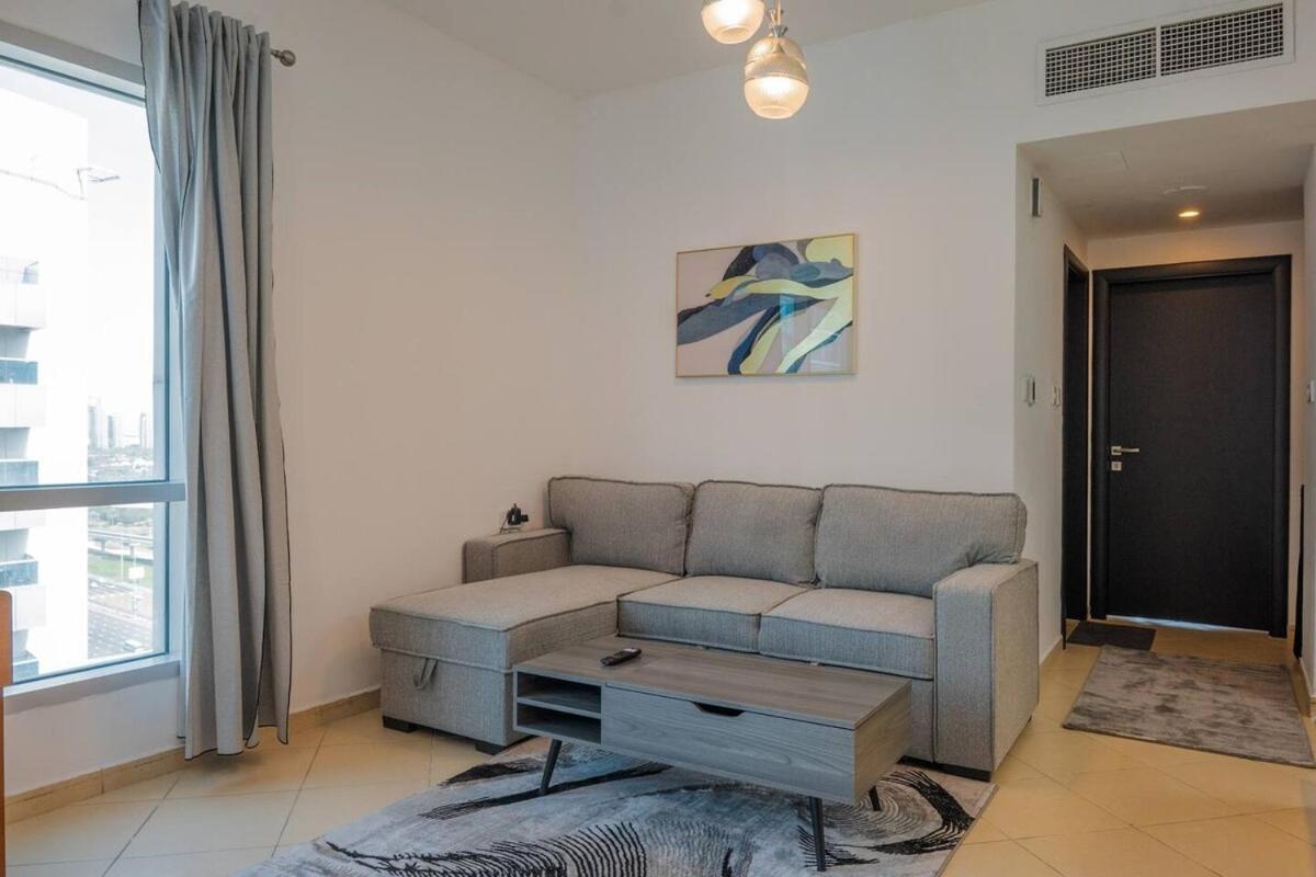 Apartment Stylish 1 Bedroom At Marina With Stunning View