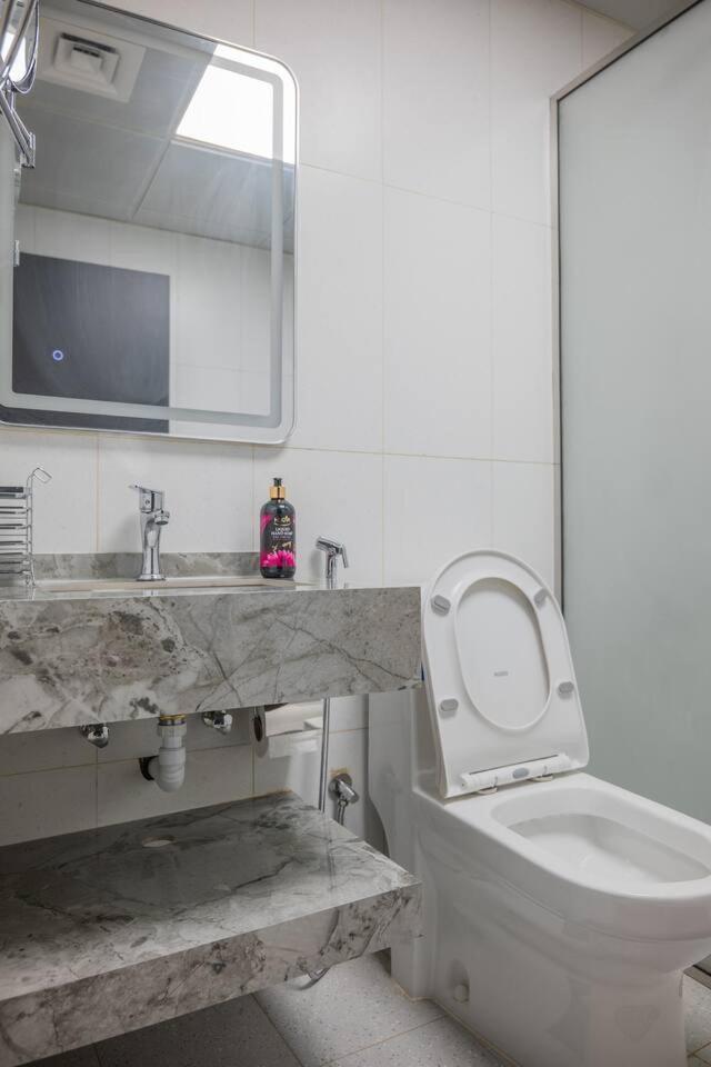 Stylish 1 Bedroom At Marina With Stunning View * Dubai